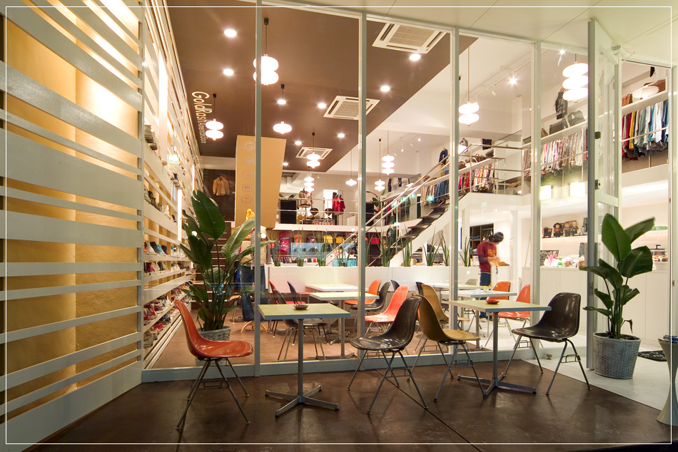 カフェ・物販店「ゴールドラッシュアメリカンストア」｜飲食店の店舗デザインは名古屋のボギーズ設計事務所