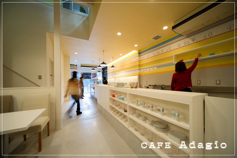 名古屋の「カフェアダージョ」｜カフェの店舗デザインはスーパーボギー
